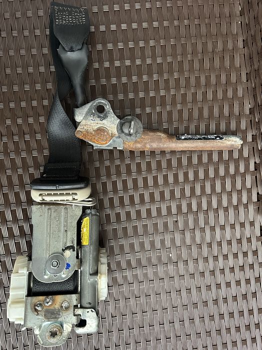 Продаж ремня беспеки водійський