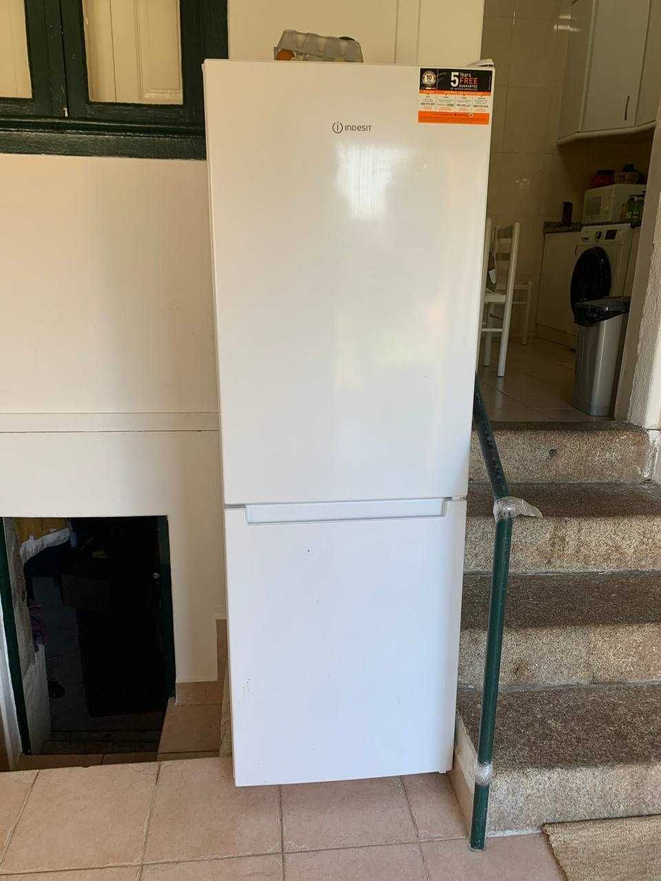 Frigorífico Combinado INDESIT LI7 S1E W176.3 cm  308 L