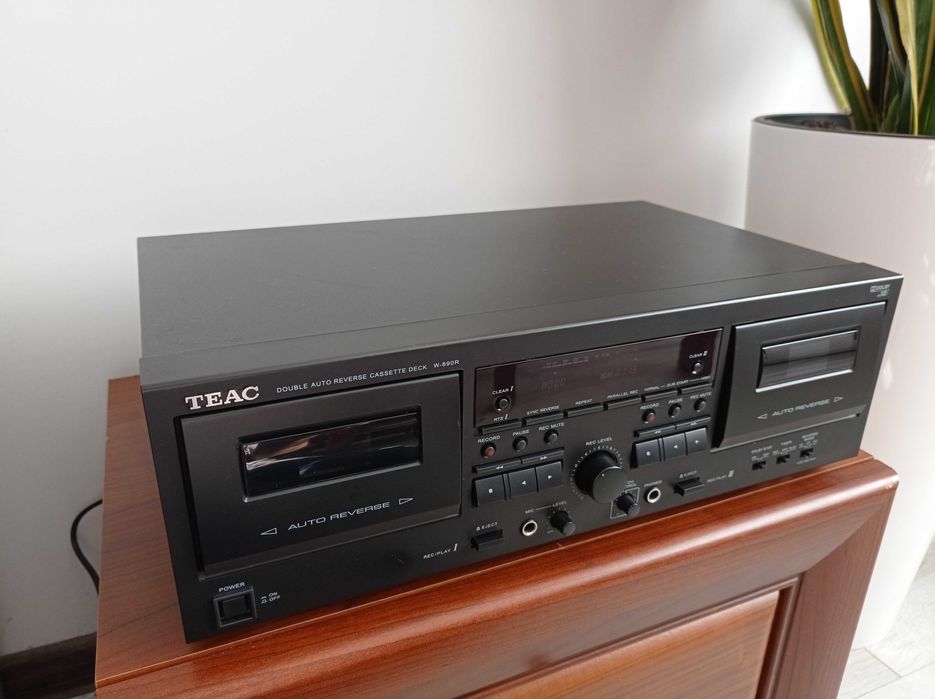 Magnetofon TEAC W-890R