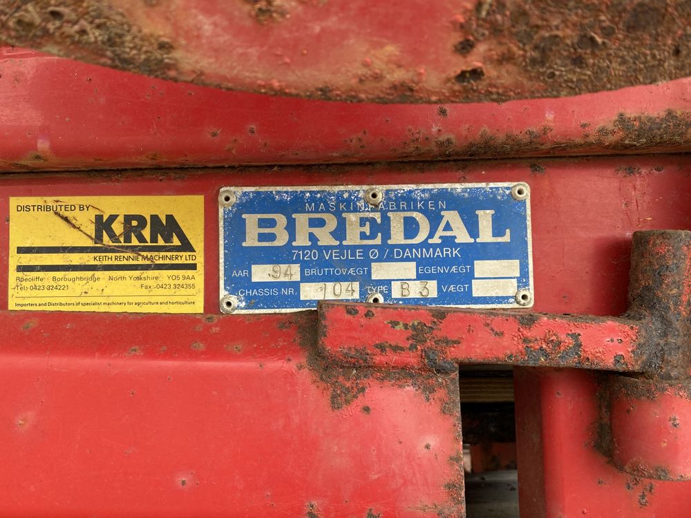 Ciągnikowy rozsiewacz nawozów KRM BREDAL B3