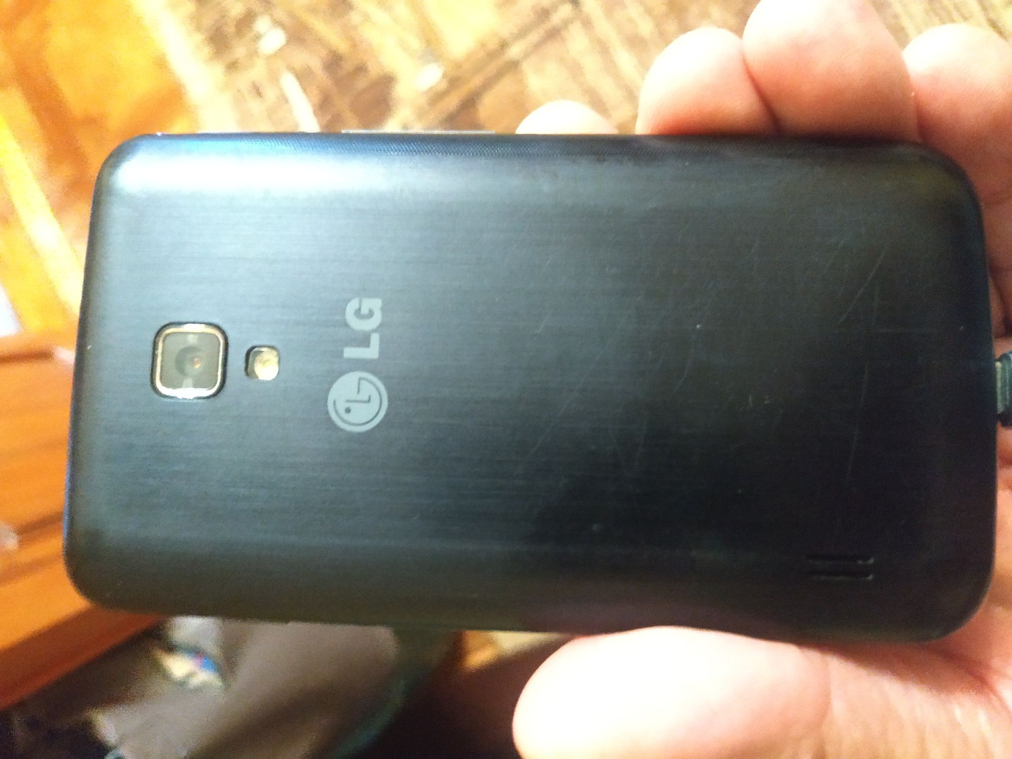 Мобильный телефон LG Optimus L7 II P715 Dual