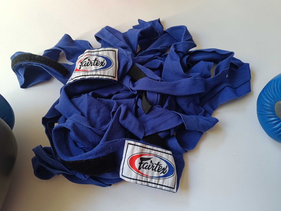 Боксерские перчатки Revenge 14 oz кожа + шлем Powerplay, бинты Fairtex