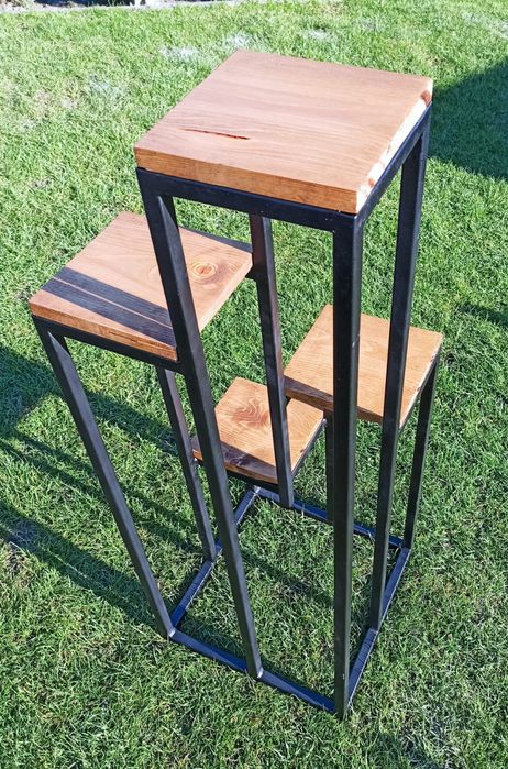 Kwietnik stalowy, 4 stopnie