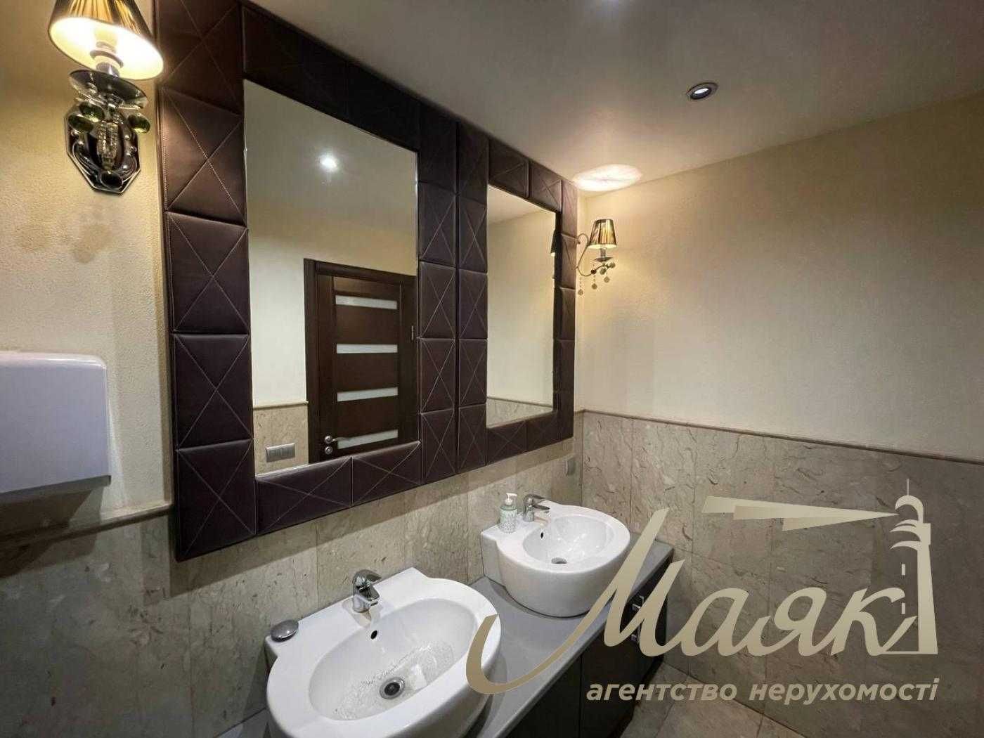 Аренда меблированного офиса 230м2 ул. Р. Окипной, м. Левобережная