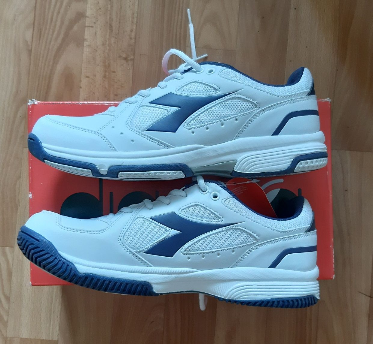 Кросівки чоловічи  Diadora . З Италії . Р - 42.5