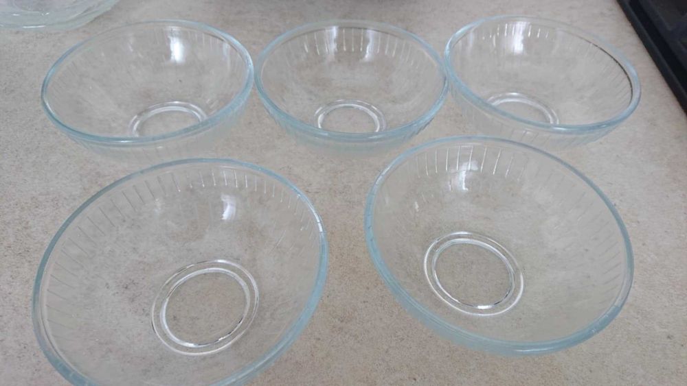 Miseczki, salaterki  szklane 5 szt