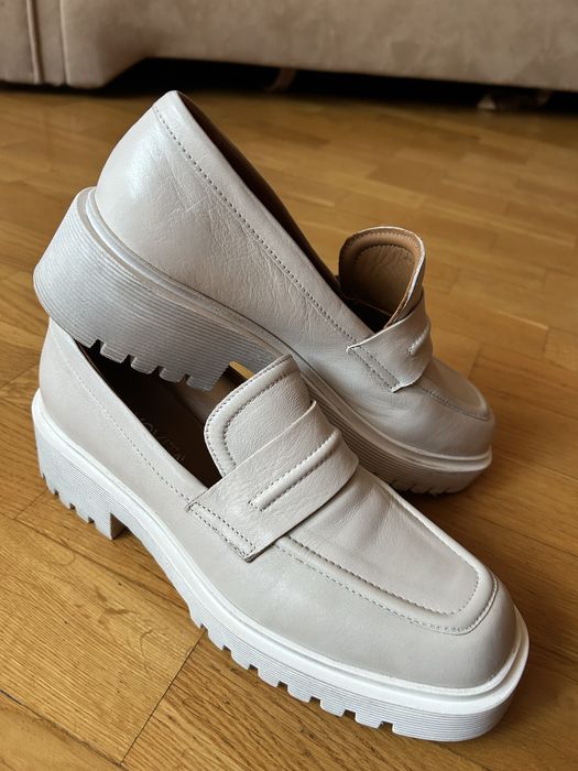 Шкіряні жіночі лофери