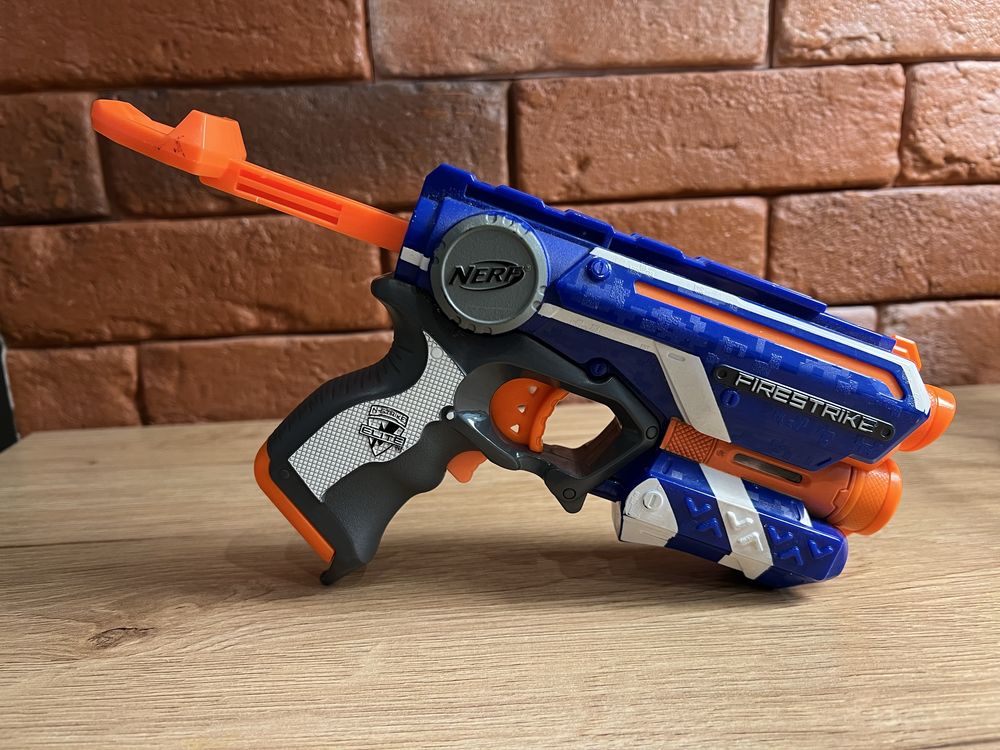 Pistolet pneumatyczny NERF model FIRESTRIKE