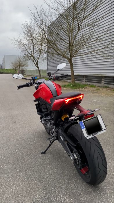 Ducati Monster 937 Red