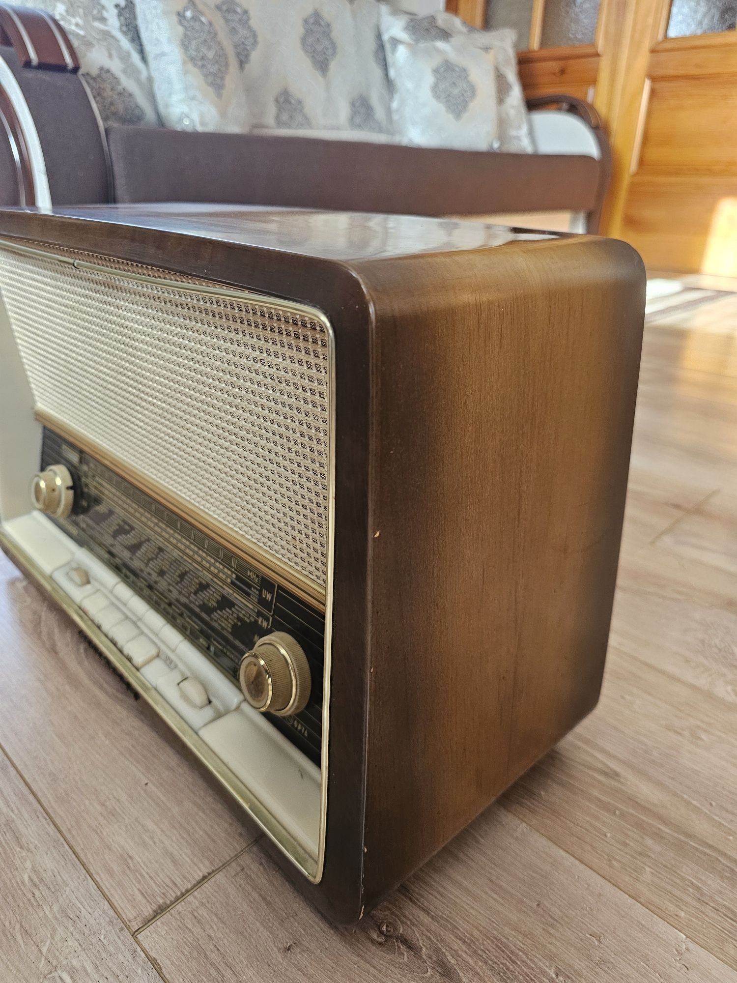 Loewe opta rheinperle 5717 W radio lampowe