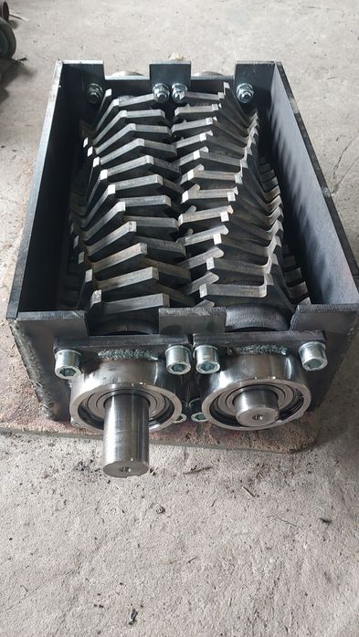 Rozdrabniacz dwuwałowy/Shredder sr 500mm silnik 5.5kw noże Hardox