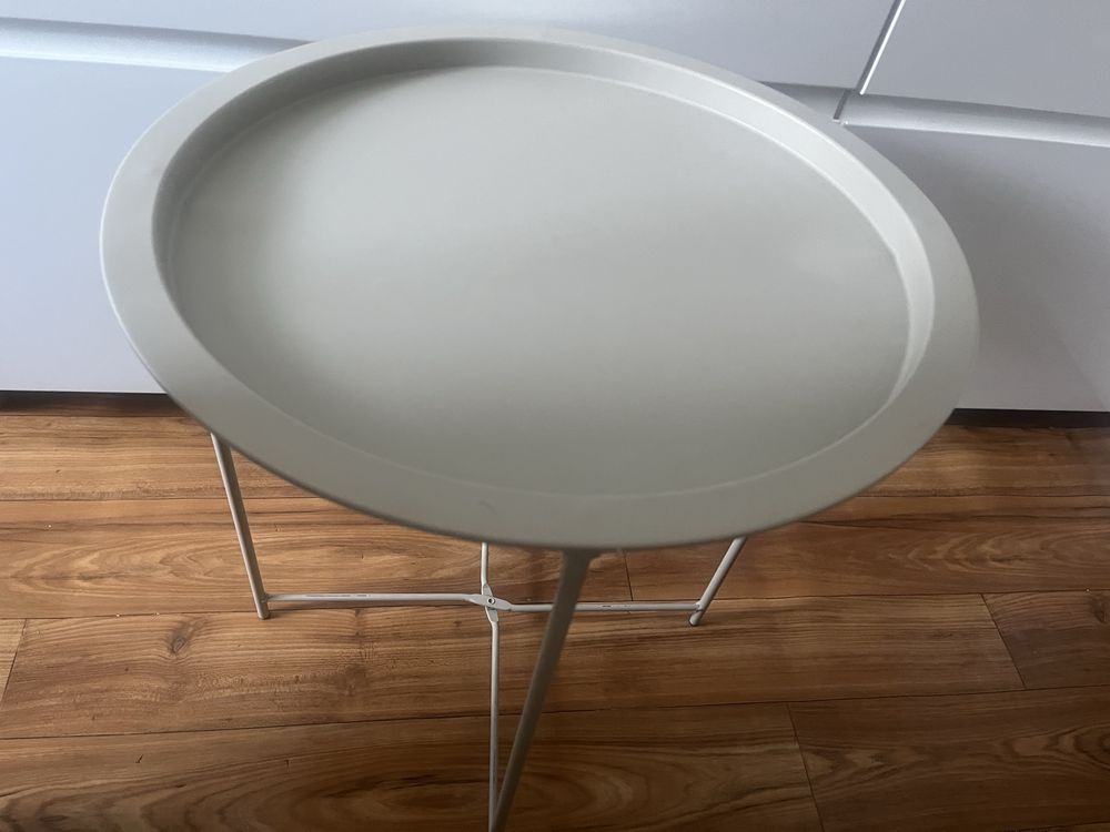 Zestaw stolików :beżowa kolorystyka dostawny ikea bjorkasen z kawowym