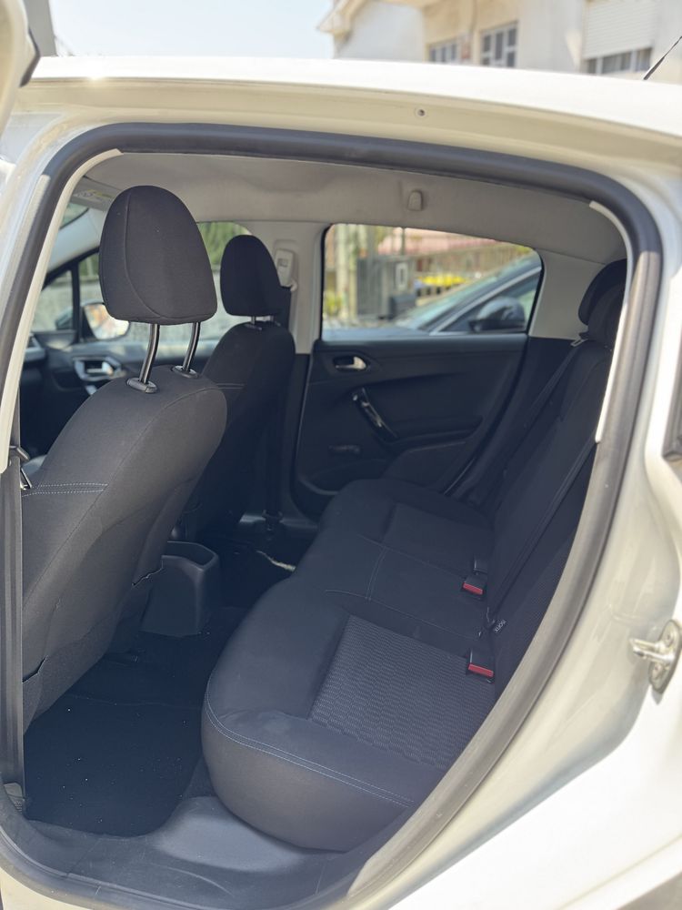 Peugeot 208 1.6 BlueHDi Style