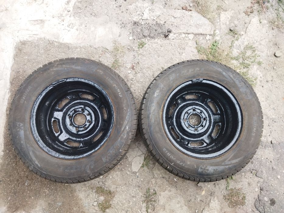 Продам зимнюю резину как новую с дисками на ВАЗ 175/70R13