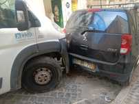 Mitsubishi Colt acidentado mas a funcionar