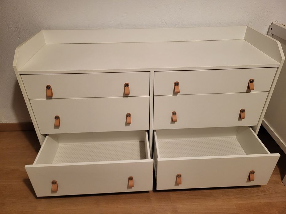 Cómoda Hauga IKEA