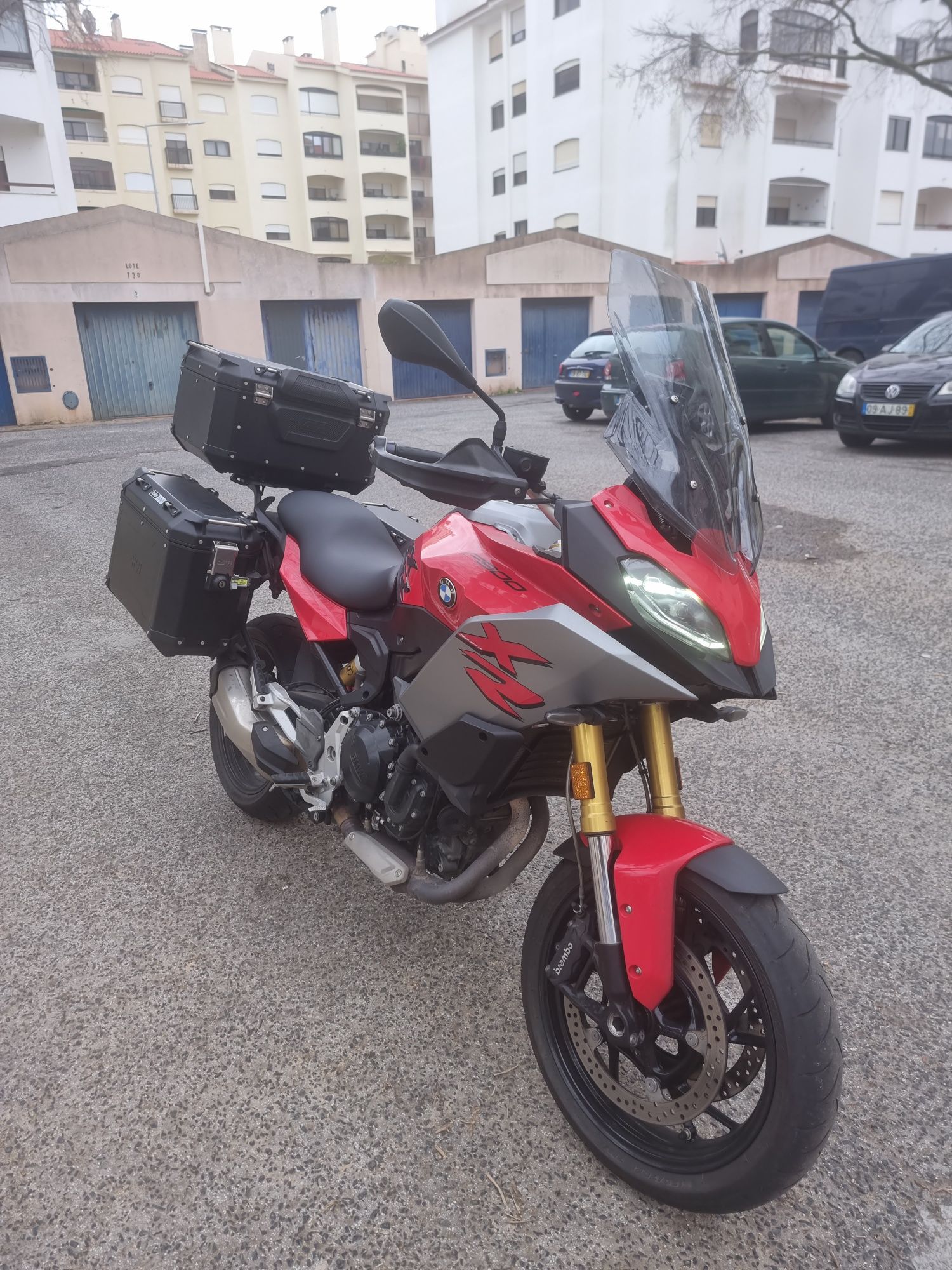 BMW F900 XR completa