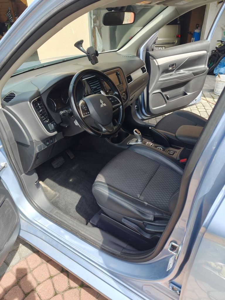 Mitsubishi Outlander III PHEV hybryda