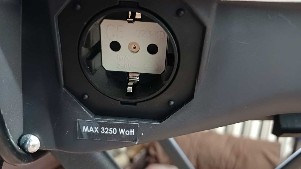 Deska do prasowania Bosch z gniazdkiem, nawiewem i nadmuchem