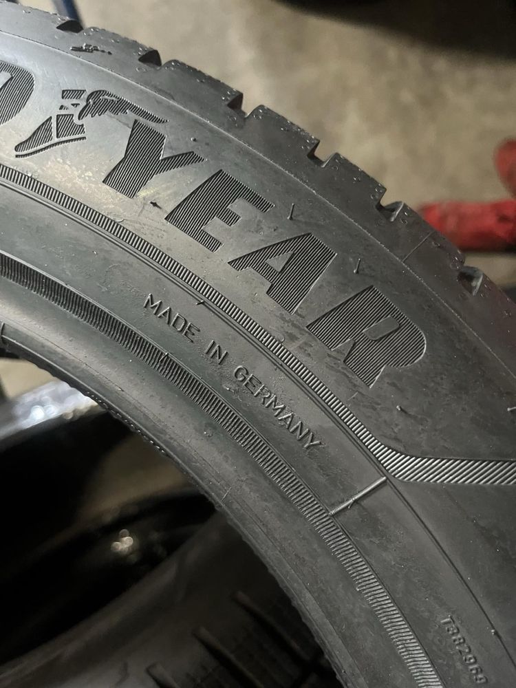 225/50/18 R18 Goodyear Ultra Grip Perfomance + 4шт зима