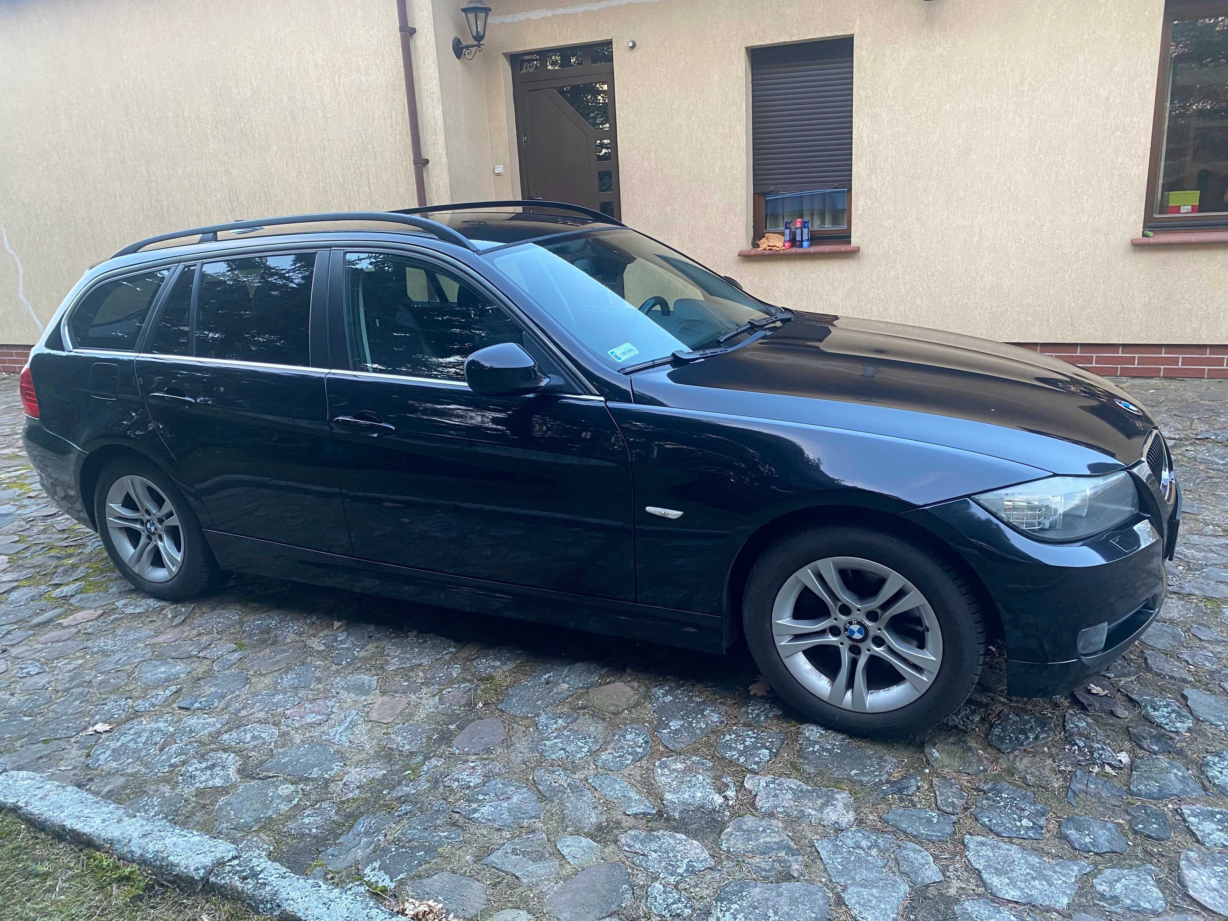 Sprzedam BMW Seria 3 2.0 benzyna E91 2009 LCI 320i Touring