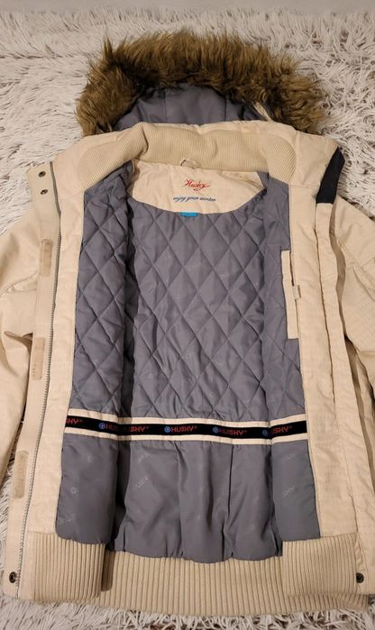 Husky damska kremowa ocieplana zimowa kurtka kaptur z futerkiem