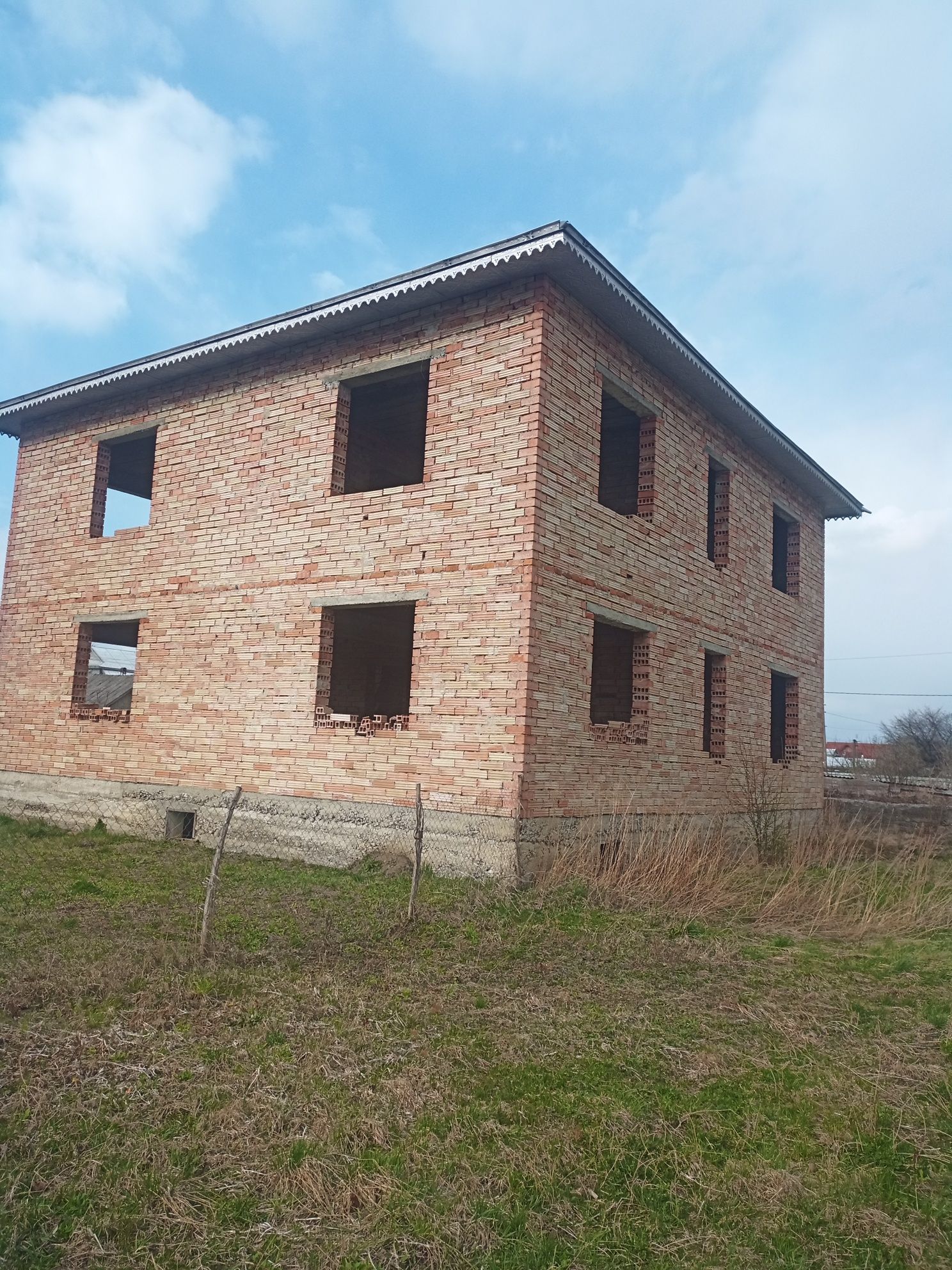 Продам новобудову