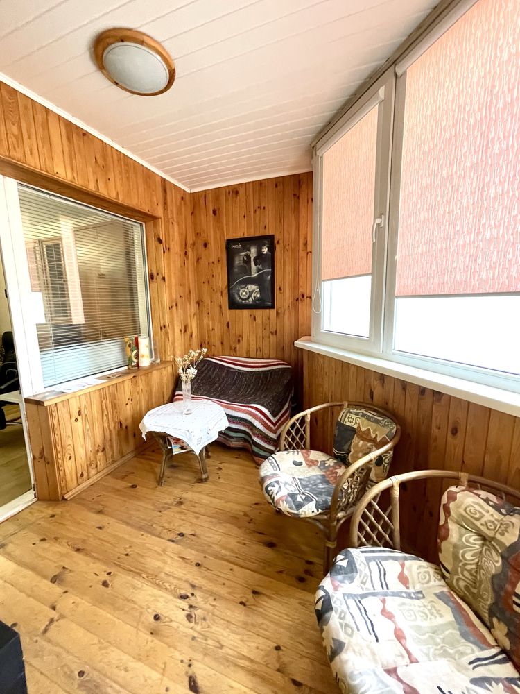 Простора квартира на вул. Драгоманова, 1Г