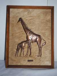 Obrazek miedziany w drewnianej ramie żyrafy