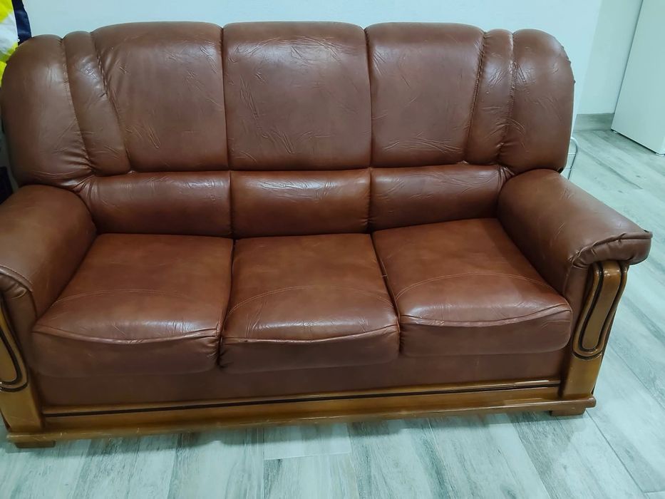 Vendo 3 sofas de pele