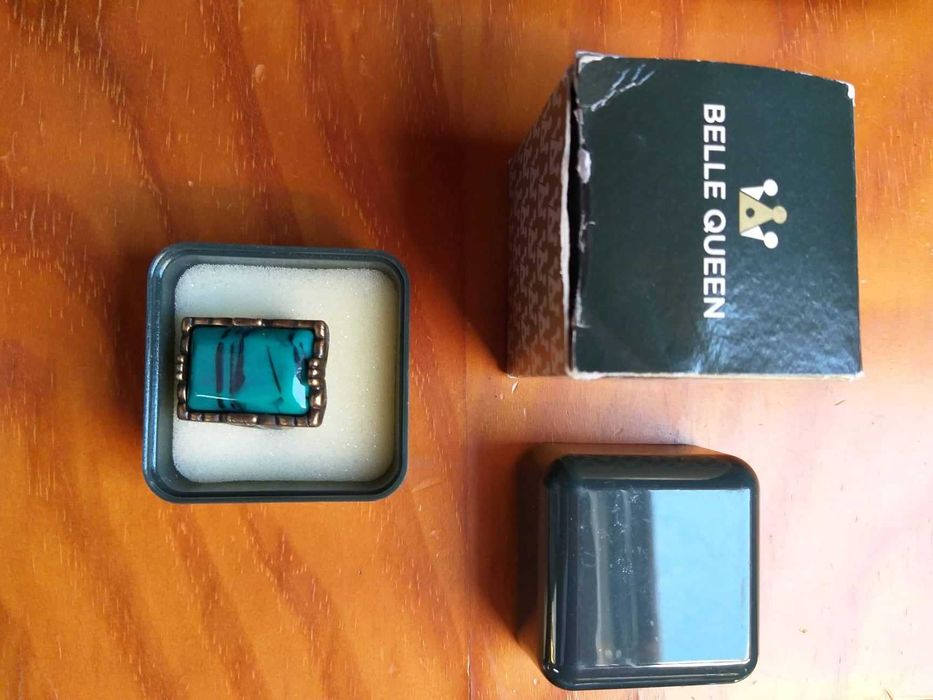 Anel verde Belle Queen