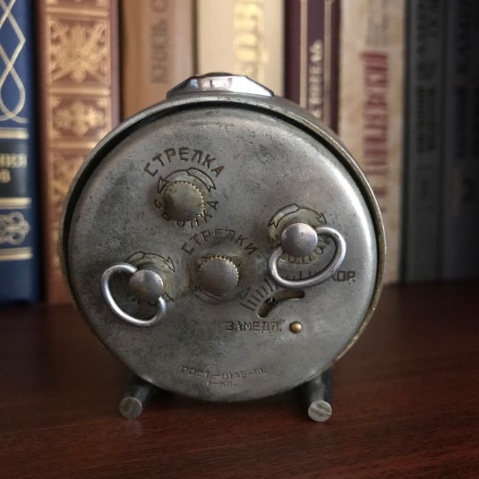 Часы – будильник механические 50-х годов