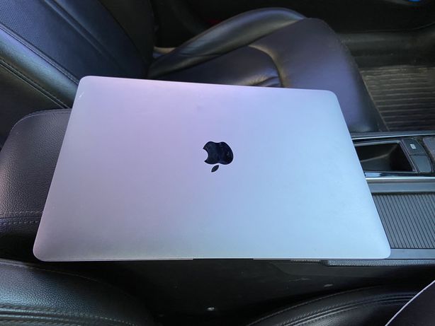 MacBook Air 13 M1 2020 /8/256 GB. Батарея 97%