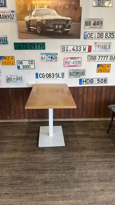 Стіл в прекрасному стані