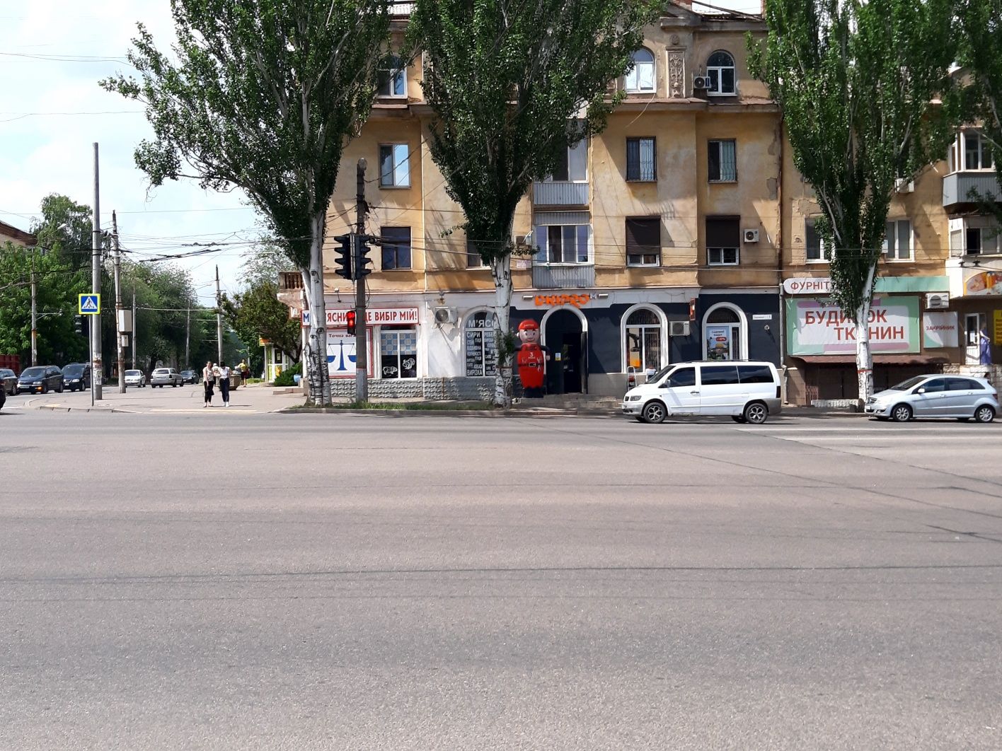 Аренда на остановке Пионер напротив АТБ помещение свободного назначени