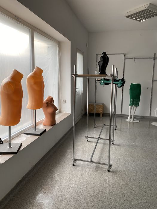 Tanio Sprzedam wyposażenie sklepu odzieżowego