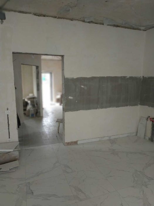 Дом Нерубайское. в центрі 2 поверхи  новий з усім пакетом документів