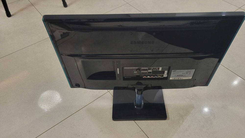 Monitor Samsung 27 cali T27D390EW z tunerem TV