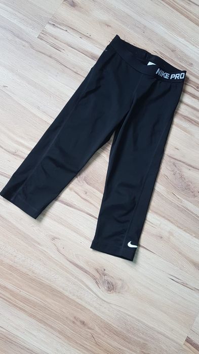 Krótkie legginsy marki Nike
