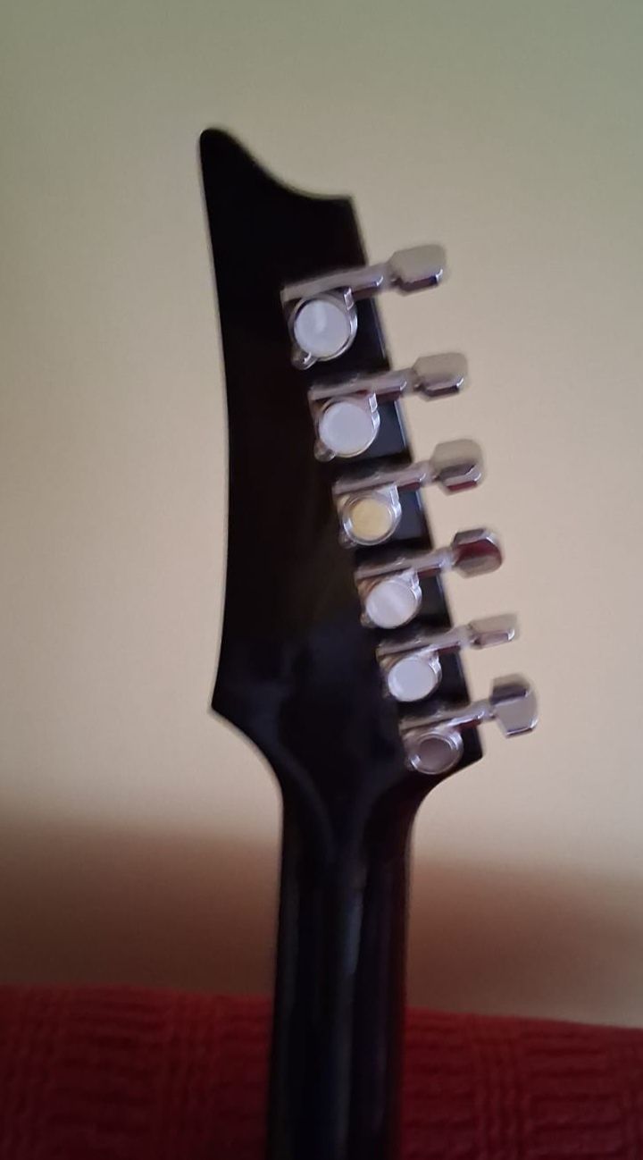 Gitara Dimavery, floyd rose