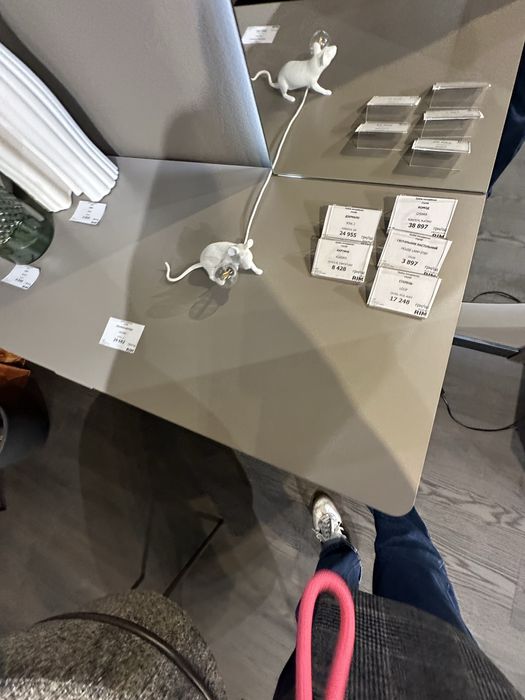 Чорний жіночий пуховик