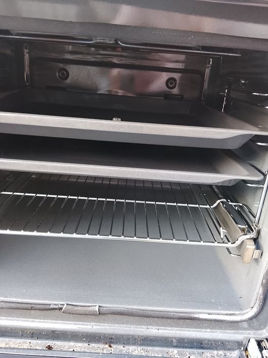 Vende se placa vidrocerâmica e forno elétrico novo,a estrear