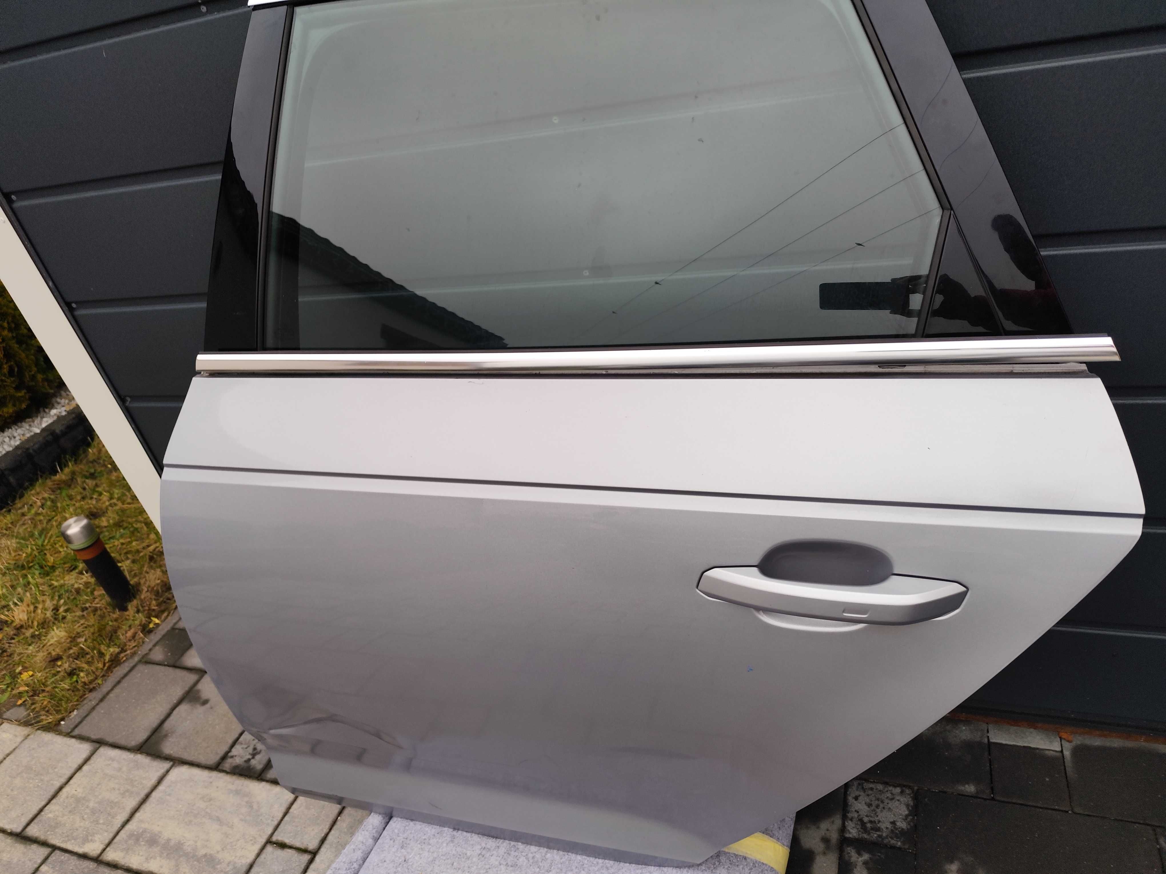Drzwi Audi A4 B9 Avant lewy tył LZ7G