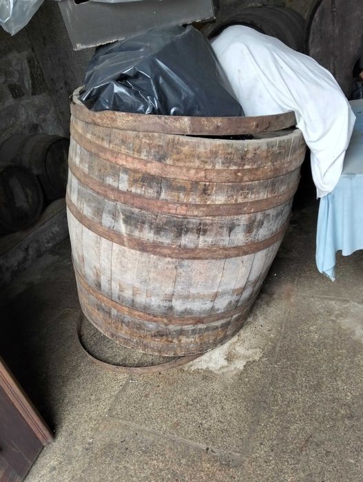 7 Pipas grandes em madeira