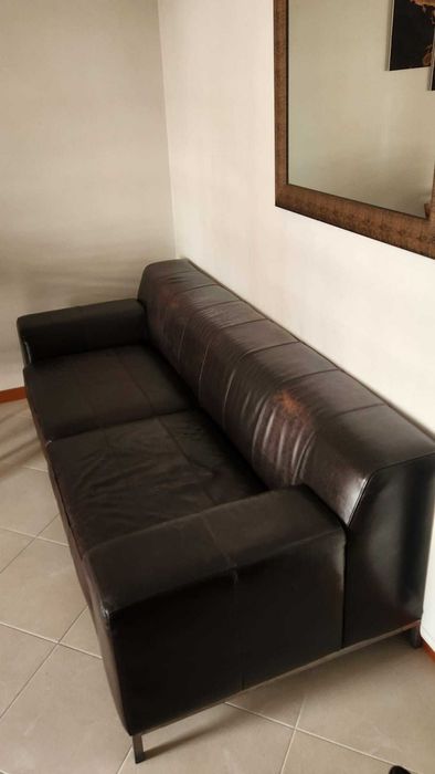 Sofá em pele IKEA
