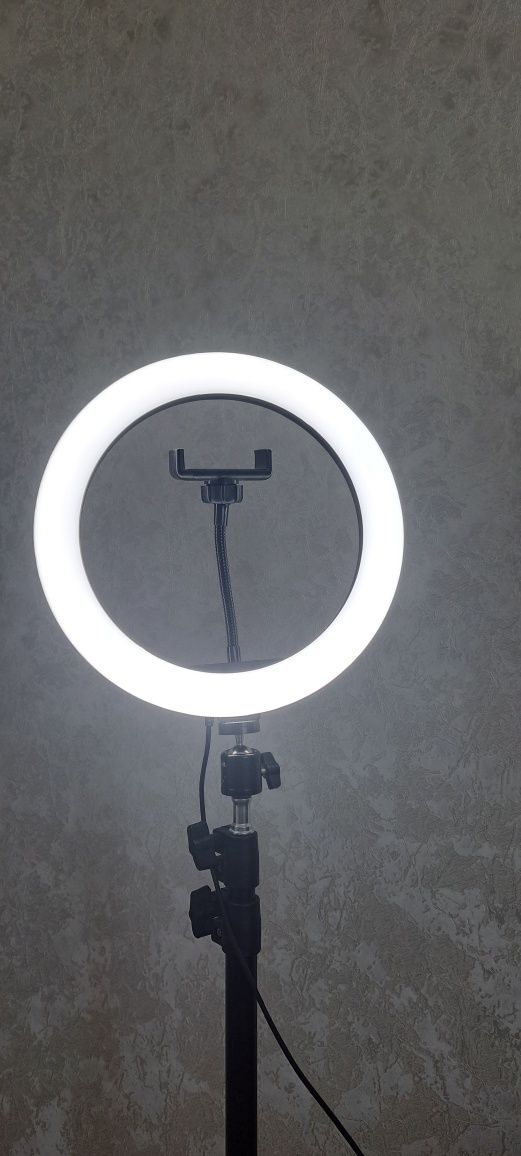 Світільник кільцевий Ledvance Linear LED Mobile Ring Tripod, TikTok