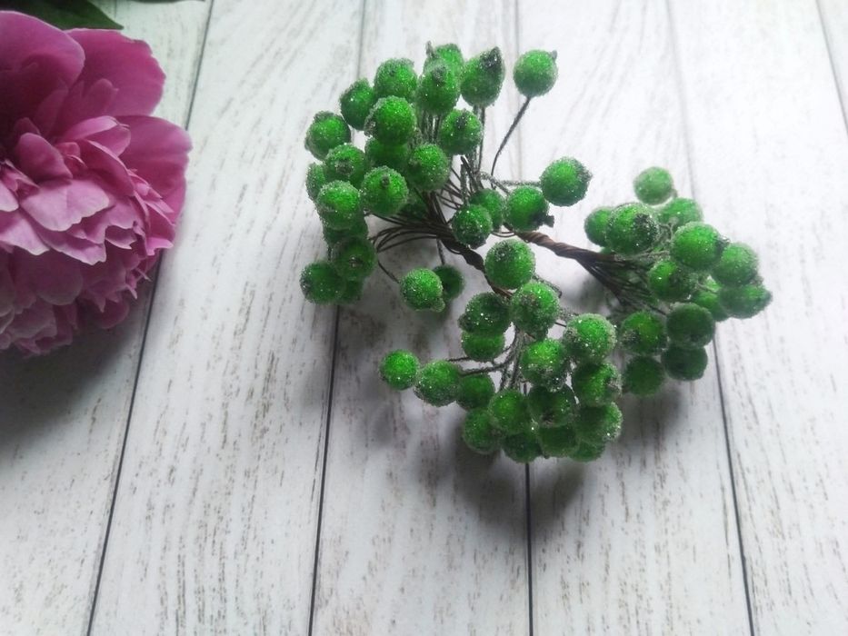 Ягідки калини штучні