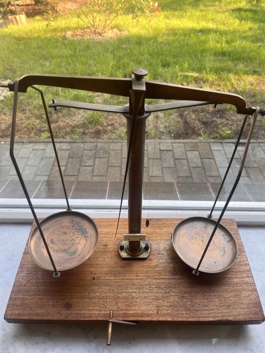 Waga laboratoryjna. Antyk.