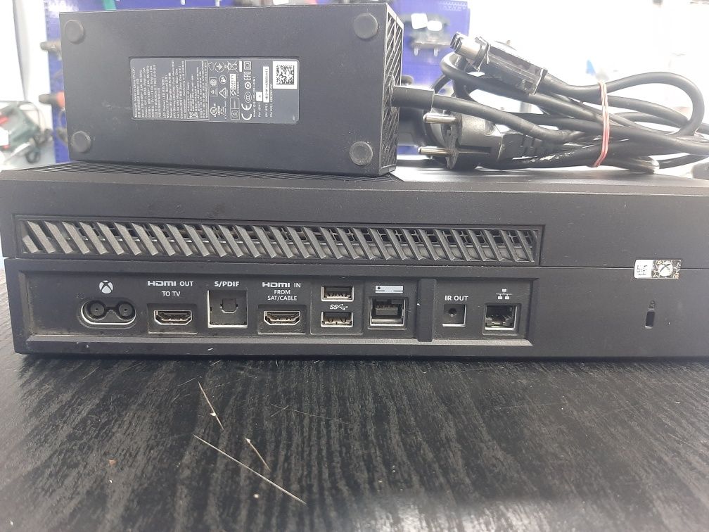 Ігрова приставка Xbox One 500 GB