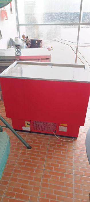 Arca Frigorífica da Coca Cola
Excelente peça da famosa marca
P